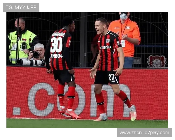 英超中游集团混战拉高联赛复杂度,传统豪门面临更大挑战。 英超中游集团混战拉高联赛复杂度,传统豪门面临更大挑战。