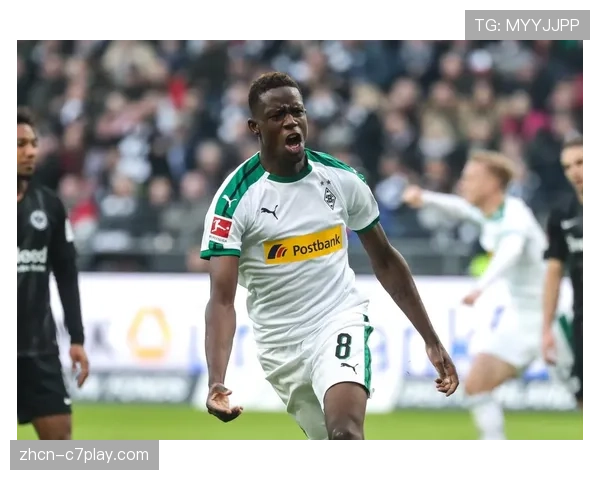 法兰克福3-0完胜门兴,托普穆勒时代稳定前行